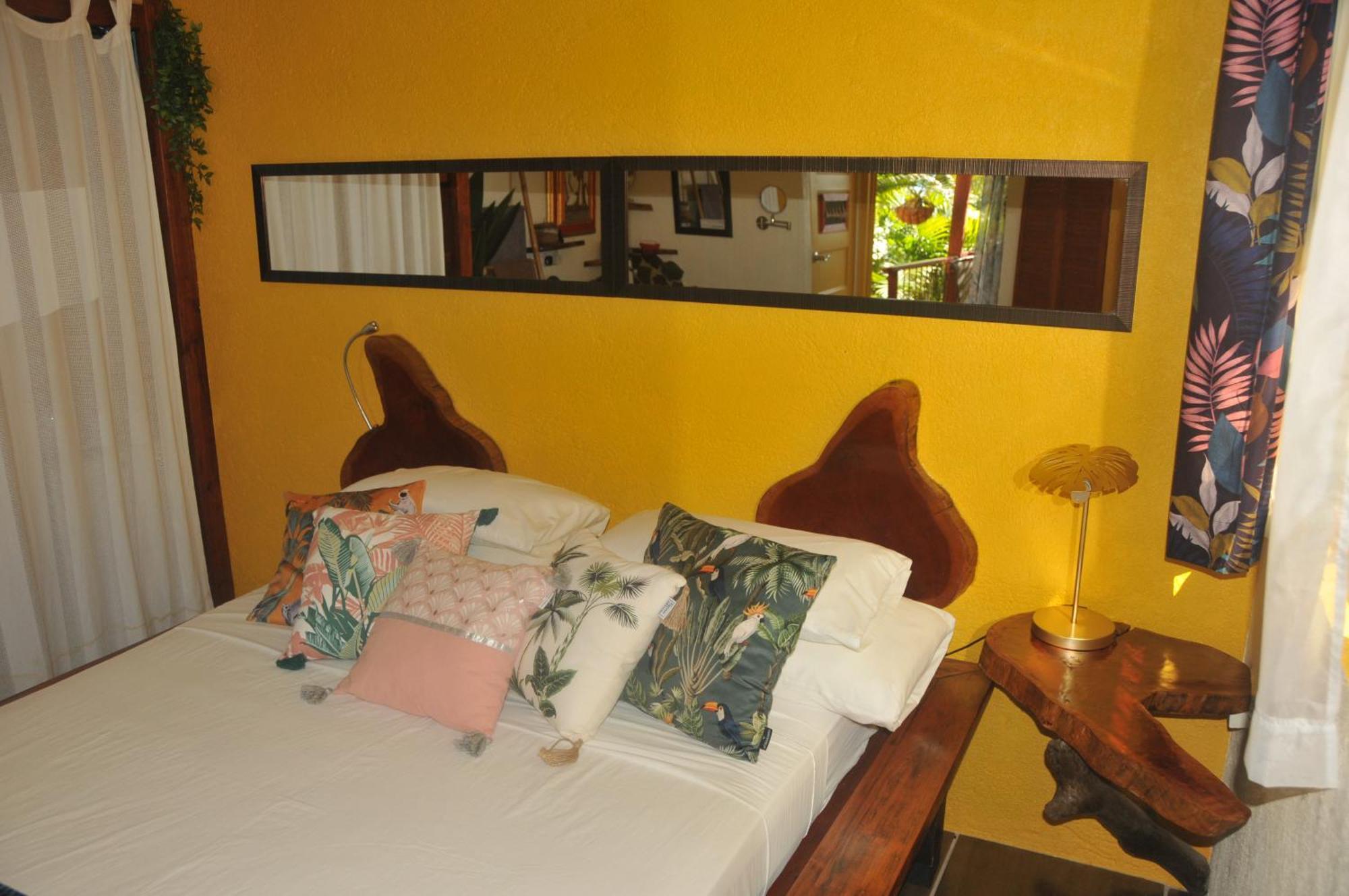 Mango Island Lodges Saint Joseph Экстерьер фото