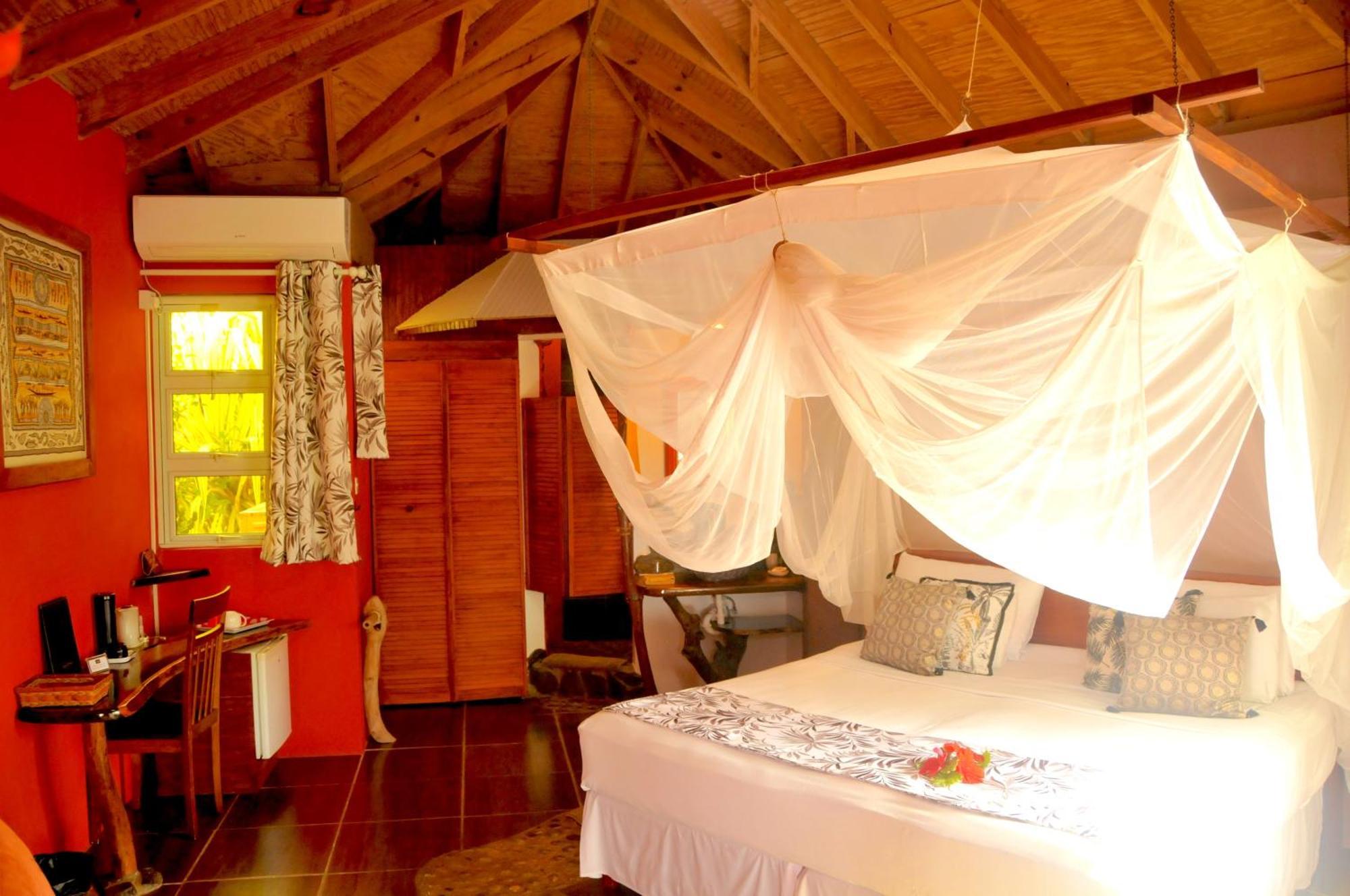 Mango Island Lodges Saint Joseph Экстерьер фото