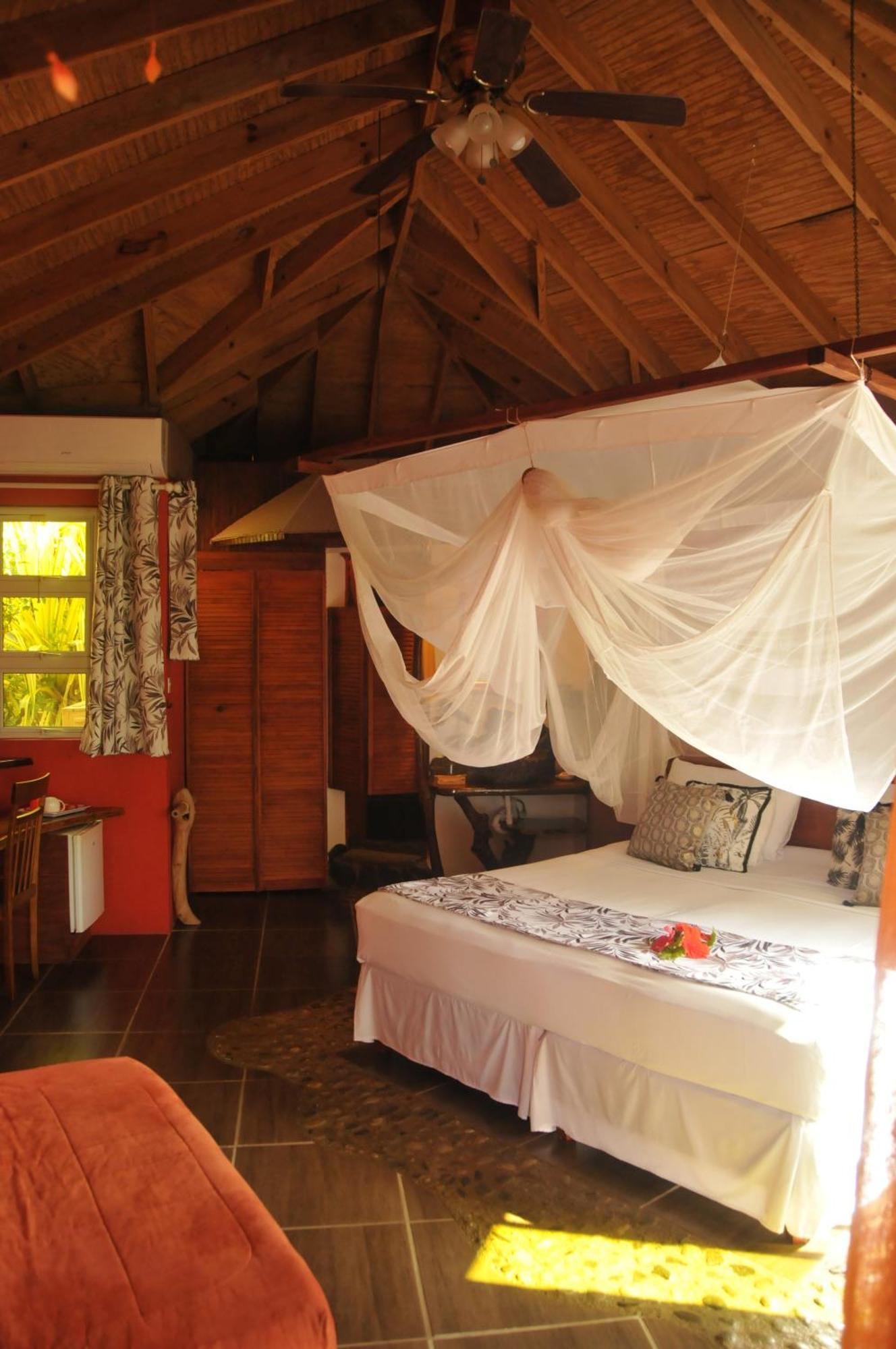 Mango Island Lodges Saint Joseph Экстерьер фото