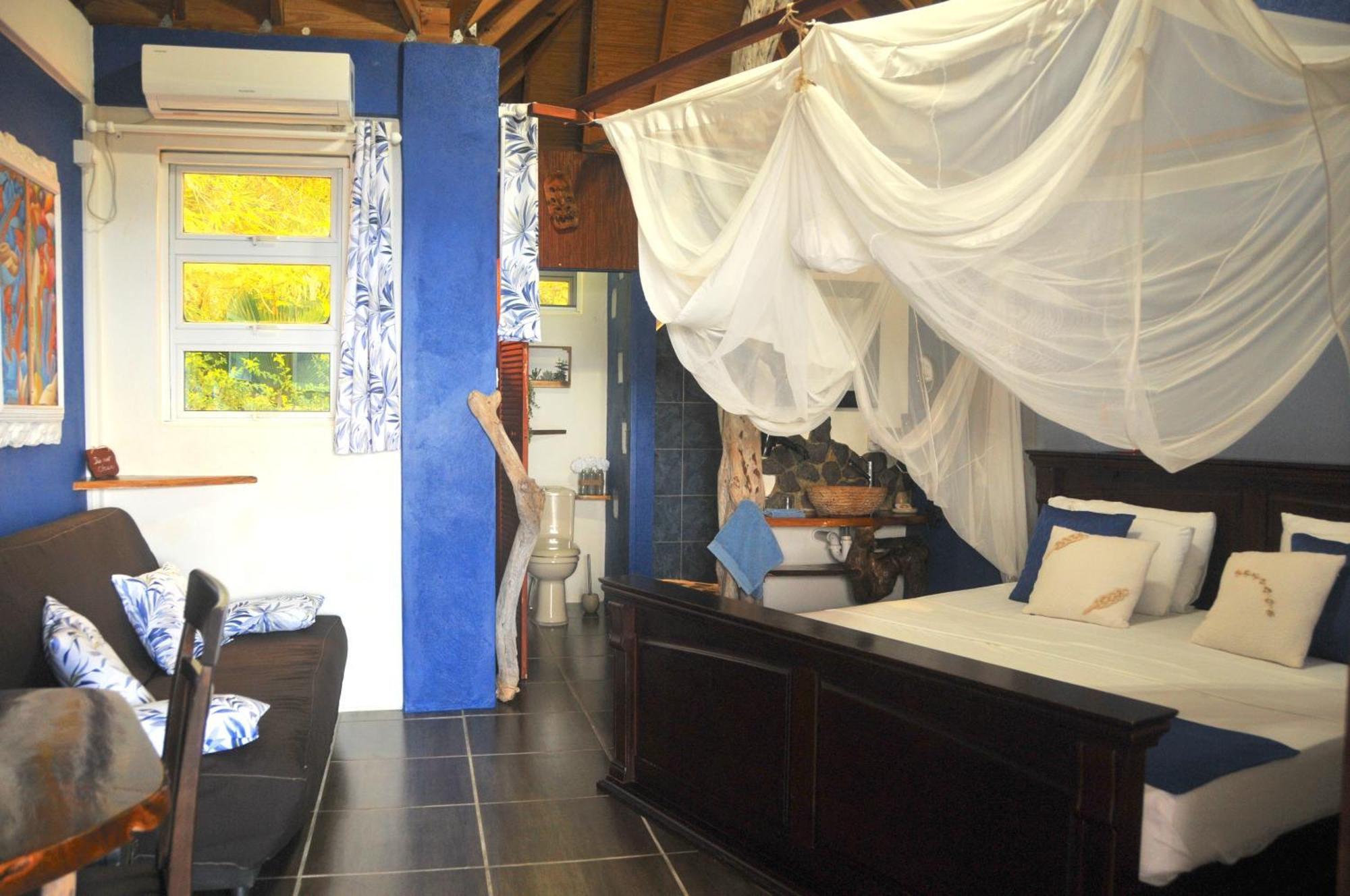 Mango Island Lodges Saint Joseph Экстерьер фото