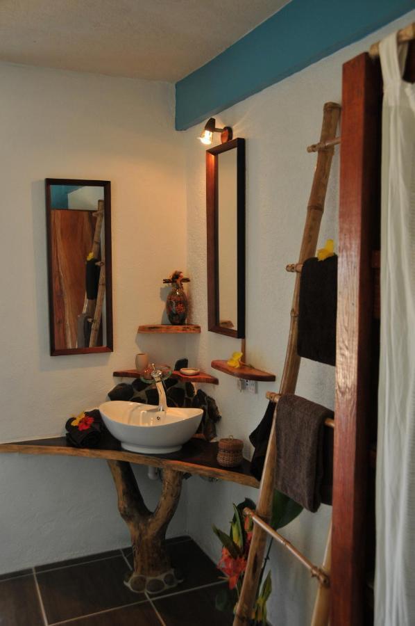 Mango Island Lodges Saint Joseph Экстерьер фото